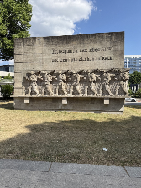 Kriegerdenkmal am Dammtor