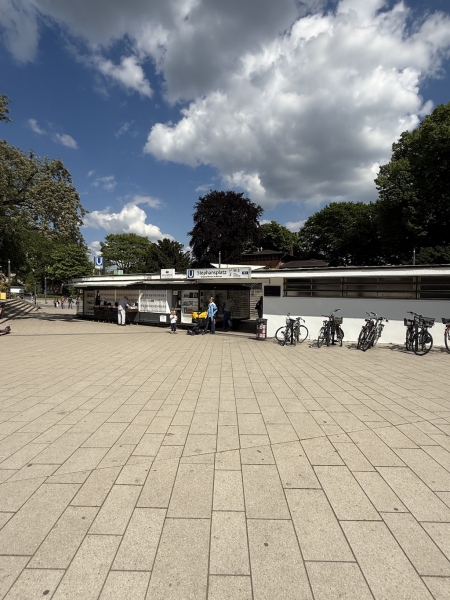 U-Bahn Stephansplatz - Planten un Blomen